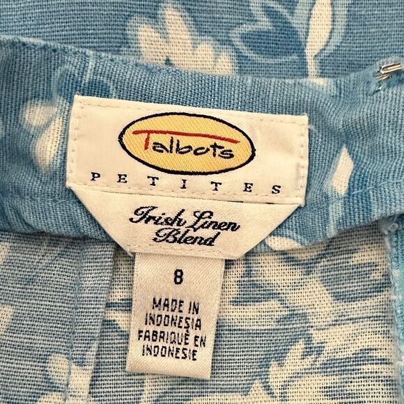 TALBOTS Slit Back blue and white floral skirt. Size 8P - Picture 5 of 7